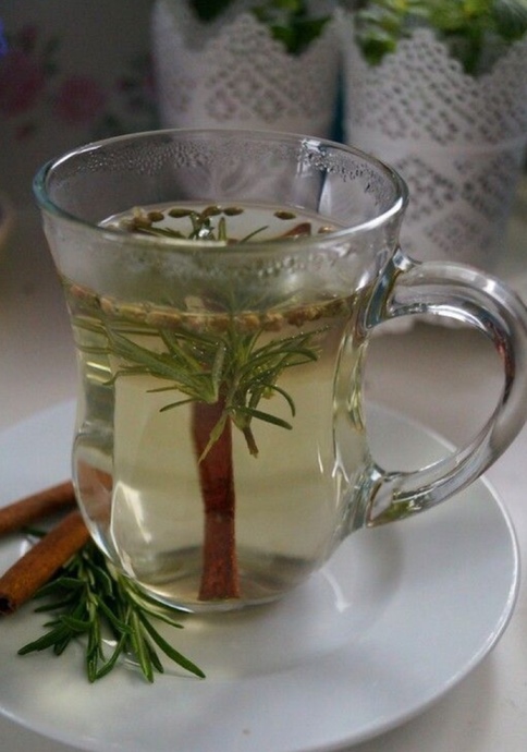 Ödem Attıran Bir Tarif: Detoks Çayı Tarifi!