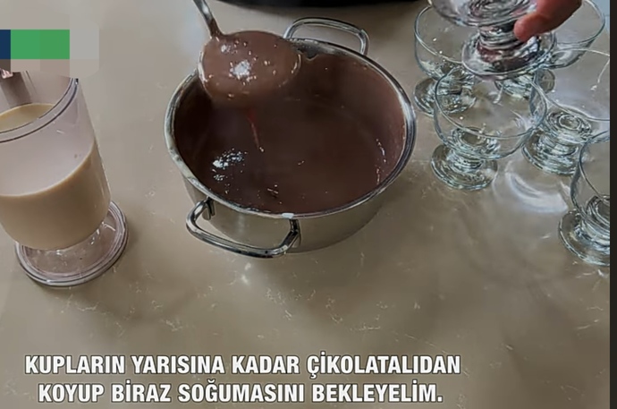 Lezzetli ve Kolay çikolatalı Karamelli Puding Tarifi