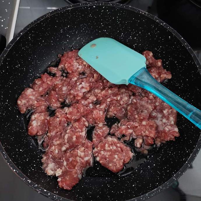 Hem Pratik Hem Lezzetli Makarna! Cevizli ve Kıymalı Makarna Nasıl Yapılır?