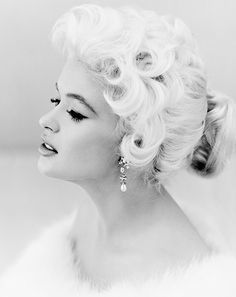 Marilyn Monroeyu Taklit Eden Kadın: Jayne Mansfield!