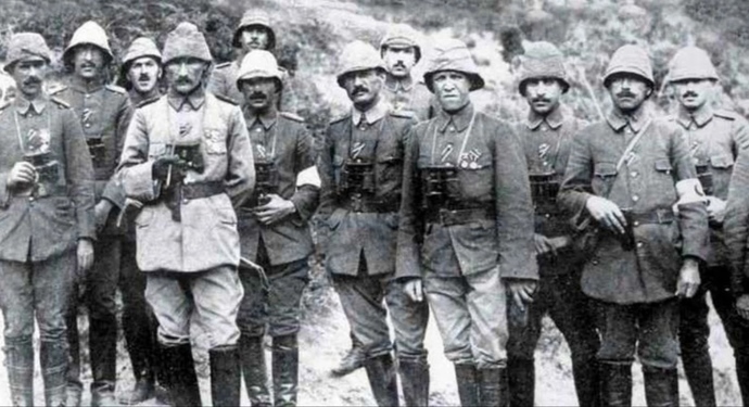 İsimsiz Ve Pelerinsiz Kahramanlar