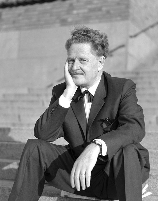 Türk Edebiyatının Önemli Şairlerinden: Nazım Hikmet Ran Kimdir?