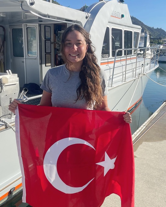 Yeni Zelanda Cook Straiti Geçen İlk Türk Yüzücü Olan Bengisu Avcı Başarılarla Dolu Kariyerini Anlattı!