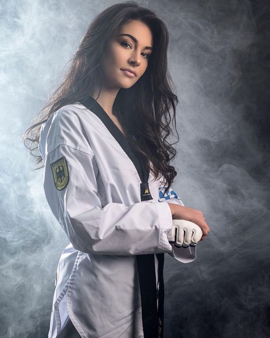Ela Aydın