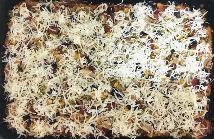 İncecik Hamurlu Bol Malzemeli Nefis Lezzet: Pizza 🍕