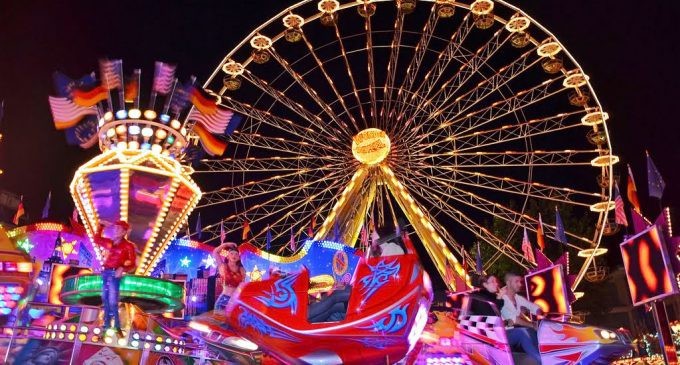 Biraz Kitap Biraz Tutsak Hep Lunapark!