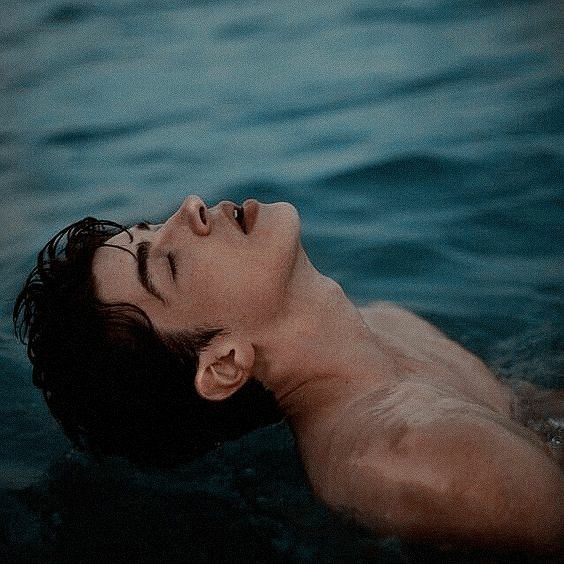 Cem çok karsız ve ne yapacağını bilemez halde öyle ce boşluğa bakıyordu 🥺😥😥