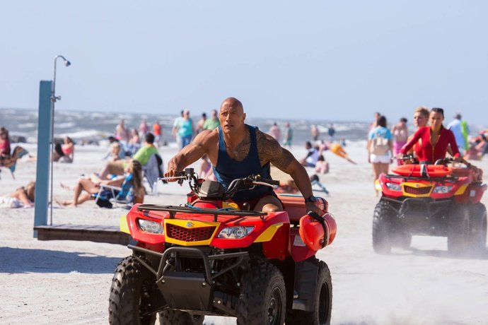 Kum, Güneş ve Macera: Baywatch Filmini İzliyoruz!