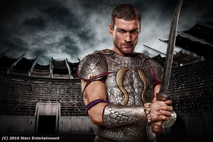 İlk sezonda Spartacus rolündeki kişi Andy Whitfield.