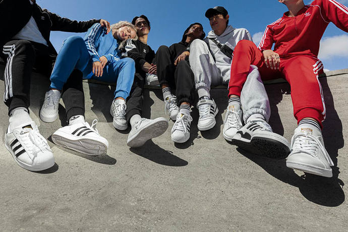 En Beğenilen Adidas Marka Ayakkabı ve Giyim Ürünleri