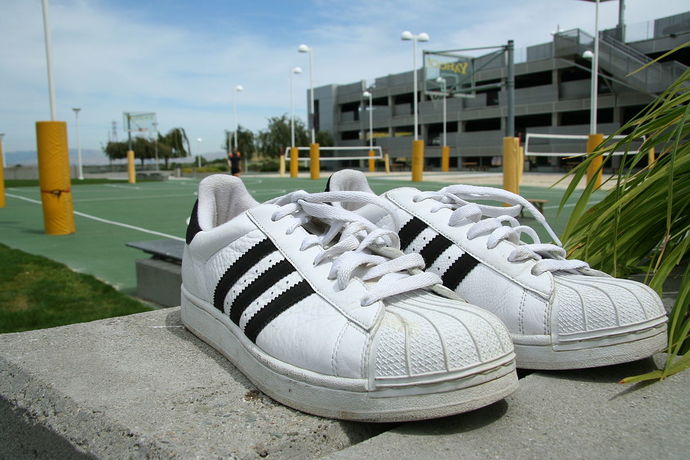 Adidas ayakkabı
