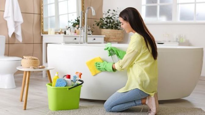 Banyo Temizliği İçin Hangi Malzemeler Kullanılabilir?
