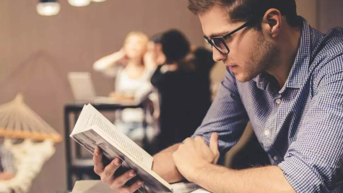 Yeşile Anlam Katan Dört Mavi Kitap