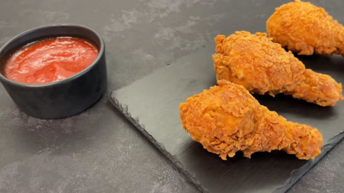 Artık KFC'ye Gitmenize Gerek Yok! Size Evde Yapabileceğiniz KFC Tavuk Tarifi Veriyorum!