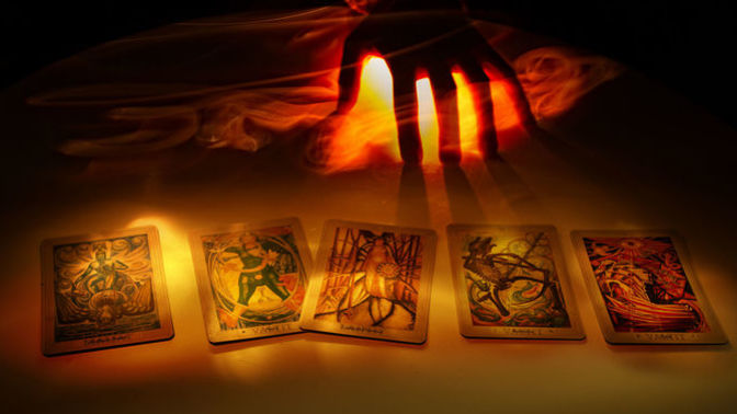Kartların Kehaneti: Tarot Filmini İzliyoruz!