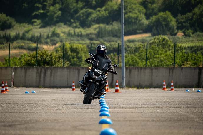 Motorsiklet Sürerken Güvenliğiniz Her Zaman Öncelikli Olmalıdır!