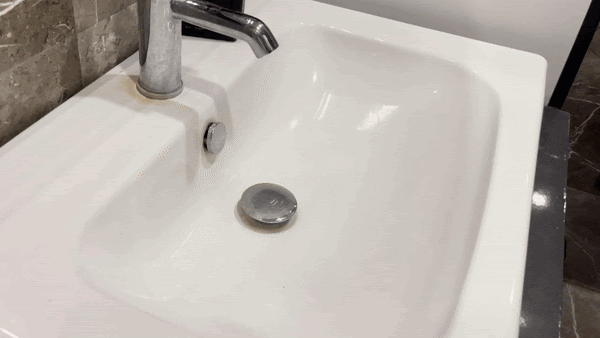 Öğrenci Evimin Beyaz Yüzeyli Mis Kokulu Prensiyle Tanışın: Solo XL Yüzey Temizleme Havlusu