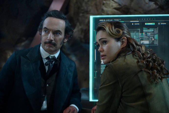 Bir Cinayeti Çözmek İçin Dirilen Bedenin Özgürlük Mücadelesi: Altered Carbon Dizisini İzliyoruz!