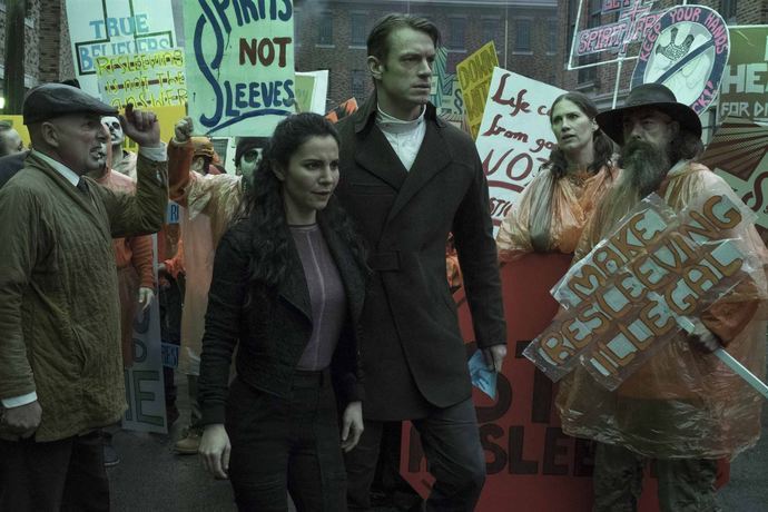 Bir Cinayeti Çözmek İçin Dirilen Bedenin Özgürlük Mücadelesi: Altered Carbon Dizisini İzliyoruz!