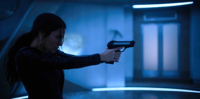 Bir Cinayeti Çözmek İçin Dirilen Bedenin Özgürlük Mücadelesi: Altered Carbon Dizisini İzliyoruz!