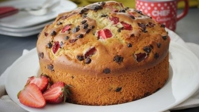 Çilek Mevsiminde çilekli Parça çikolatalı Muhteşem Lezzetli Kek Yapıyorummm 🍓🍫🍓🍫😍!!!