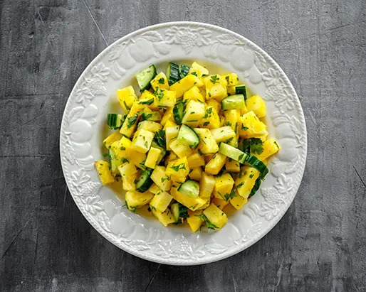 Sıcak Günlere Serinlik Getiren 3 Pratik Meyve Salatası Tarifi 🥗🍉