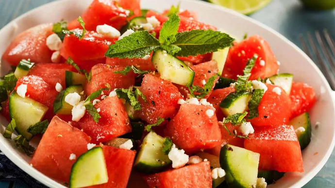 Sıcak Günlere Serinlik Getiren 3 Pratik Meyve Salatası Tarifi 🥗🍉