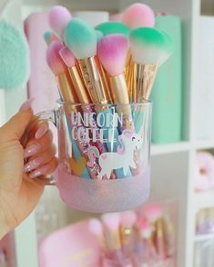 Hadi Hep Beraber Çocukluğuma İnelim! Unicorn Makyaj malzemelerini Keşfedelim!