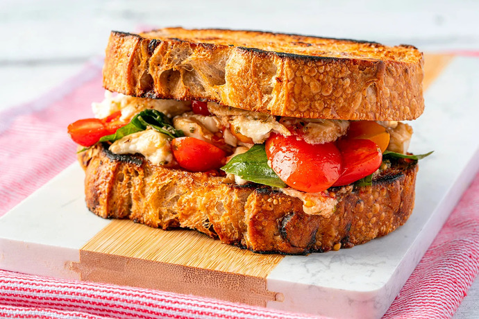 Yurt Yemeklerine Alternatif: Pratik ve Besleyici Salata ve Sandviç Tarifleri🥗 😋