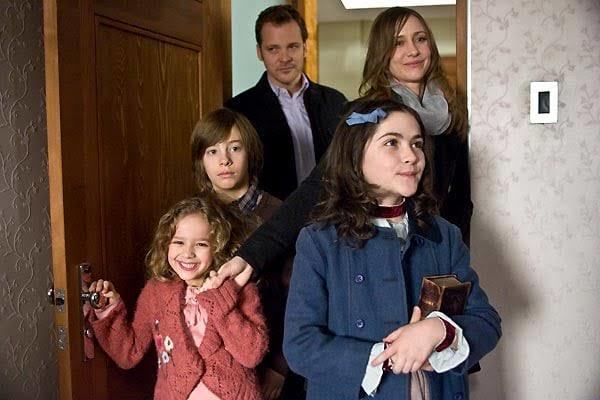 Evimdeki Düşman: Çocuk Maskesi Altındaki Korkunç Gerçekler