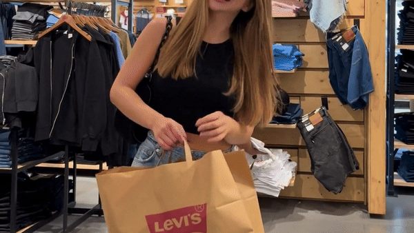 Kızlar, Denedim Oldu! Levi’sın Yeni Koleksiyonunu Birlikte Keşfedelim!