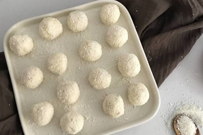 Ballı Hindistan Cevizi Topları