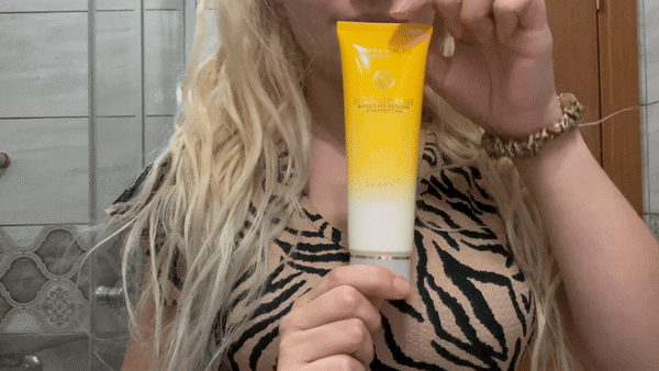 L’Occitane Immortelle Divine Cleansing Cream