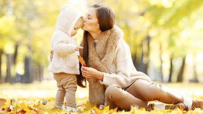 Sonbaharda Bebek Bakımı: Miniklerin Sağlığını Korumak İçin Yapmamız Gerekenler!