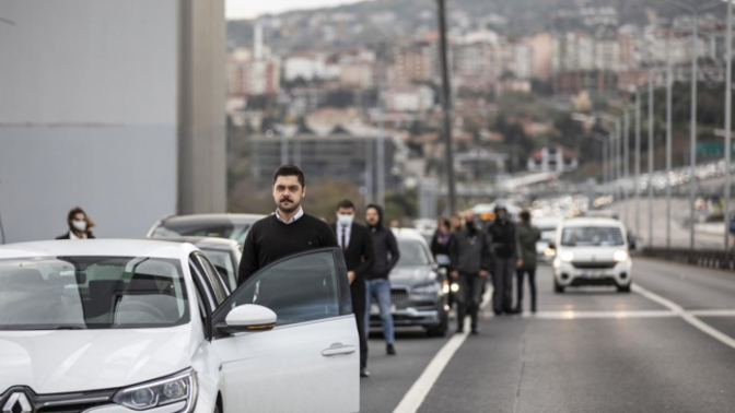Bir Millet, Bir Yürek: Tüm Türkiye 9’u 5 Geçe Ata’sına Sonsuz Saygı Duruşunda🖤