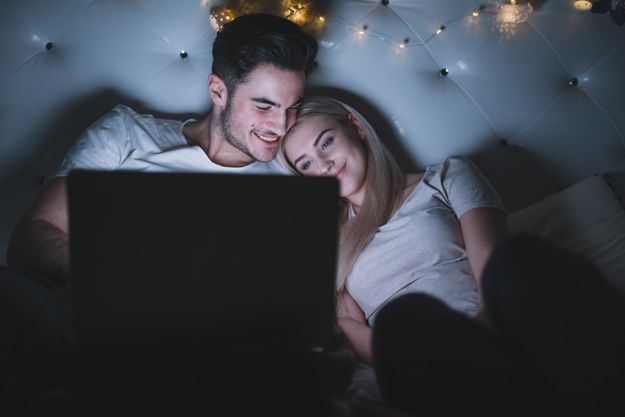 Yeni Başlayan Çiftler İçin İlişki Rehberi: Bağınızı Güçlendirecek Öneriler ✨