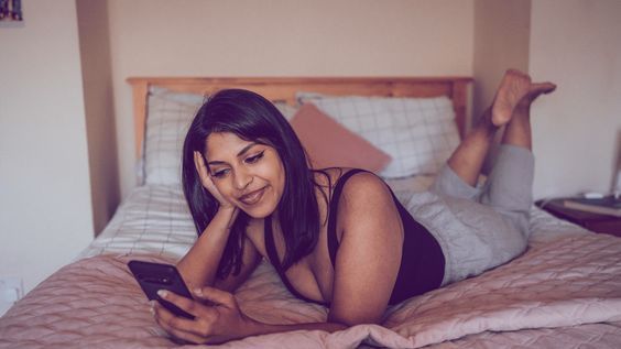 Sanal Alemin En Ateşli Sohbeti (Sexting) İlişkilerinde Cinsel İletişimin Rolü