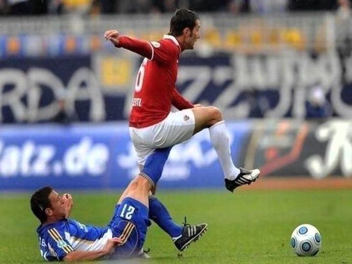 Futbolda Yaşanan Bazı Kazaları Sizin İçin Derledik🙂