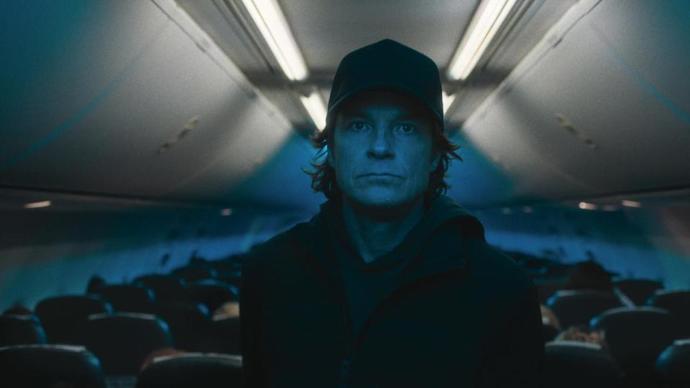 Netflix’in Uçak Gerilim Filmi: Carry-On!