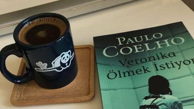 "Hayatı Sorgulatan Bir Kitap: Veronika Ölmek İstiyor”