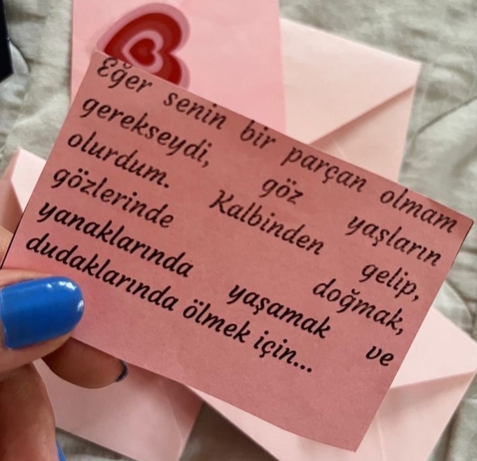 Eğer senin bir parçan olsaydım,göz yaşların olurdum.🥲