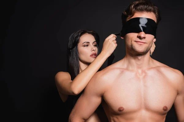Blindfold: Gözlerinizi Kapatın, Yeni Bir Dünyaya Adım Atın