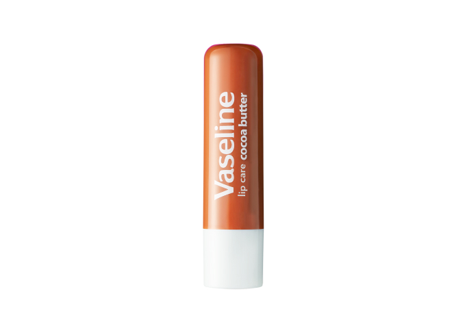 Dudaklarda doğal ve şeffaf görünüm isteyenler için: Vaseline Lip Therapy Cocoa Butter! Shea ve kakao yağının gücüyle dudaklarını derinlemesine nemlendirir. 🌰