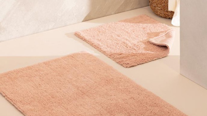 Banyo Paspası Seçimi: Konforlu ve Şık Banyonun Anahtarı