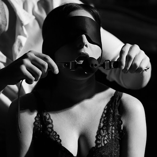 Yeni Başlayanlar için BDSM Nedir?