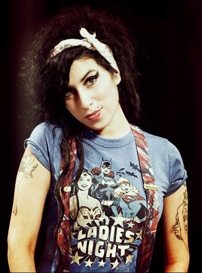 Stil İkonu Amy Winehouse Ve Onun Sıra Dışı Kombinleri!