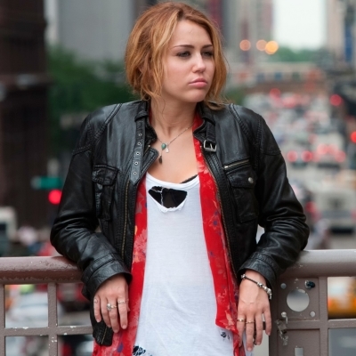 Hannah Montana Ve Onun İlham Veren Genç Moda Stilini İnceliyoruz!