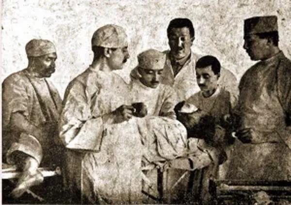 Çanakkale’de Doktor Nusret ve Oğlunun Hi̇kayesi̇