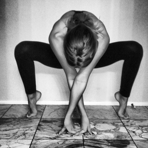 1 Hafta Boyunca Black Yoga Yaptım! Kişisel Analizlerimi Sizlerle Paylaşıyorum!