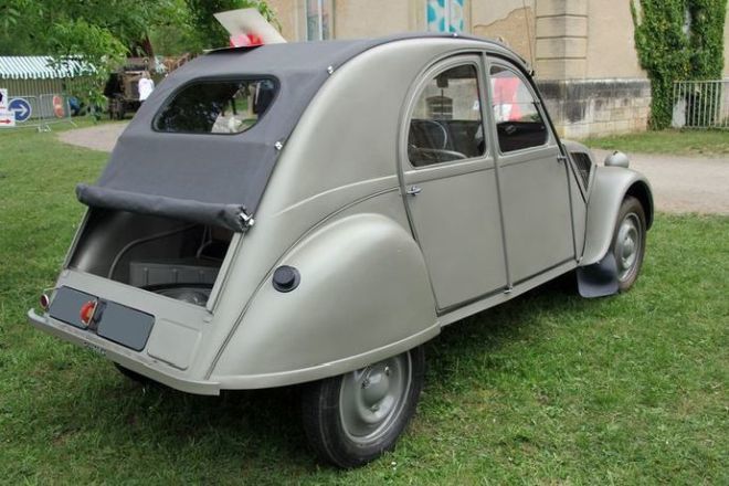Dünyanın Çift Motorlu İlk Otomobili: Citroen 2CV Sahara